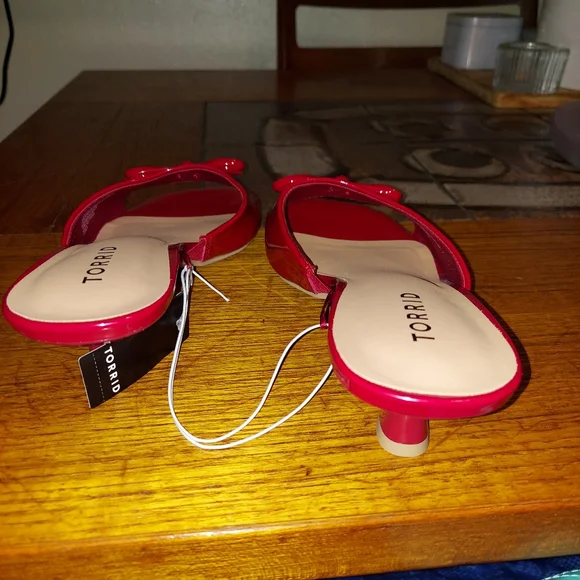 Torrid Red Kitten Heel Sandals 7.5 Nwt Sexy Summer Feminine Outside - Picture 3 of 5